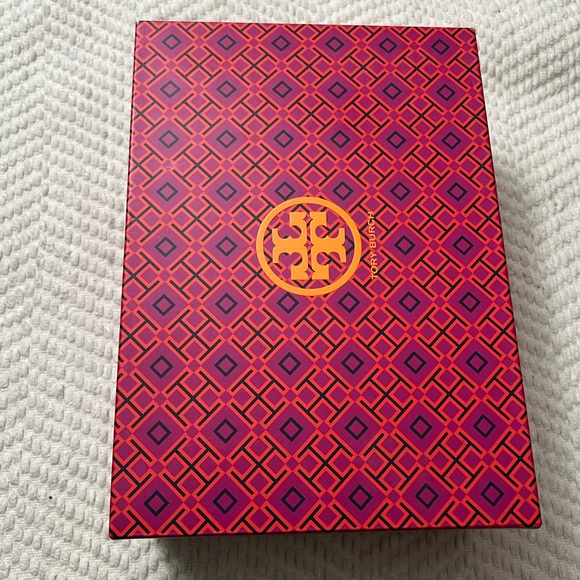 🤍New Tory Burch Phoenix Open Toe Natural Fur Sandals🤍 - Picture 2 of 9